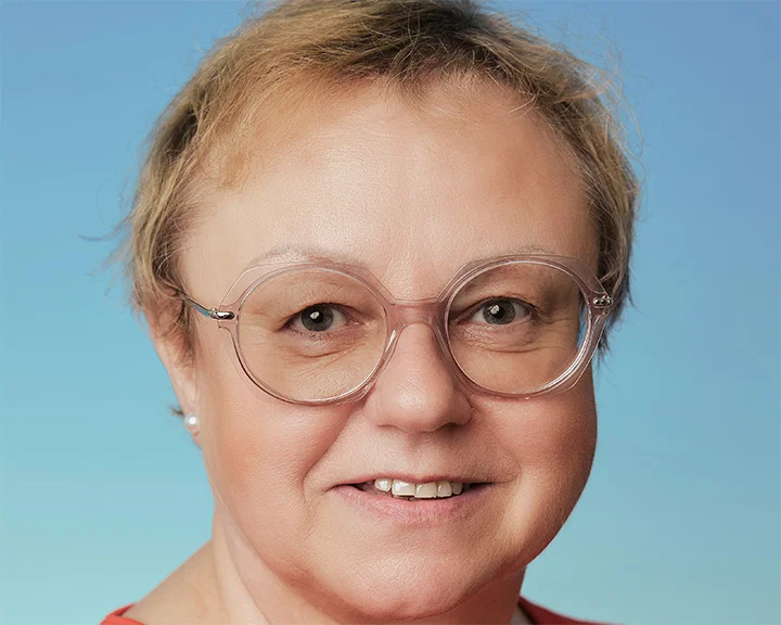 Mgr. Janka Dovinová